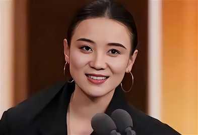 白鹿曾舜晞首尔街头互殴？完整视频曝光真相让全网沉默！